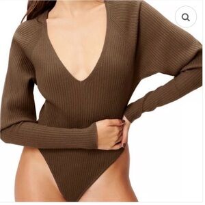 Good American Brown Ribbed V-Neck Bodysuit